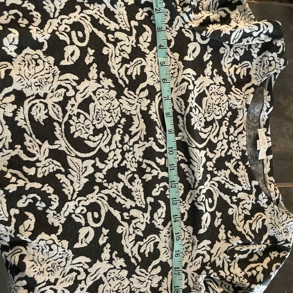 LOFT Monochrome Floral Long Sleeve Dress - Picture 9 of 10